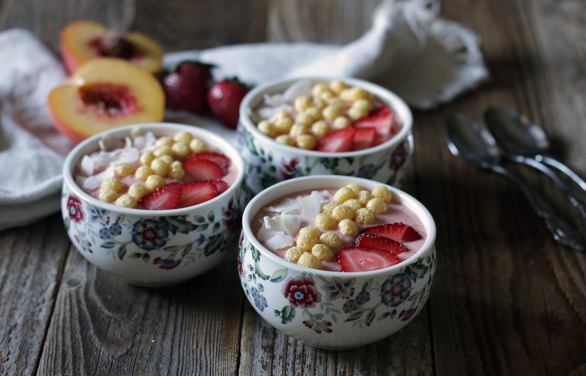 Strawberry Peach Smoothie Bowl